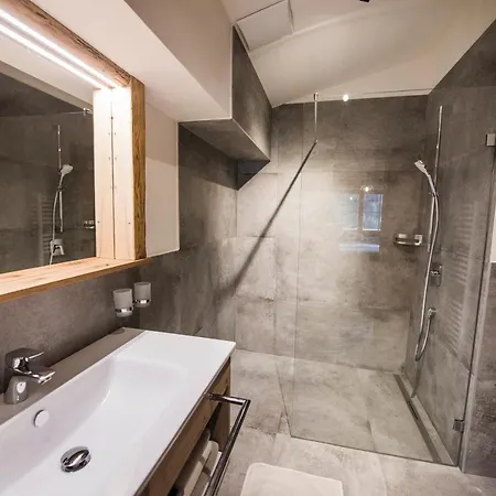 Landhuis Ausserbrente *